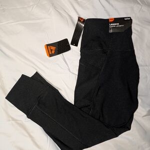 NWT RBX Black Capri Leggings With Pockets And Ribbing